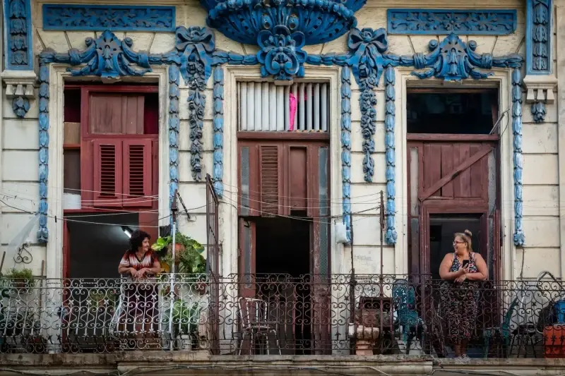 Paseo del Prado, Centro Habana, Havana, Cuba — La Habana. Paseo del Prado — photo captured with LEICA SL (Typ 601), VARIO-ELMARIT-SL 1:2.8-4/24-90 ASPH.