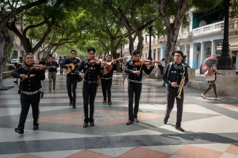 Paseo del Prado, Centro Habana, Havana, Cuba — La Habana. Paseo del Prado — photo captured with LEICA SL (Typ 601), VARIO-ELMARIT-SL 1:2.8-4/24-90 ASPH.