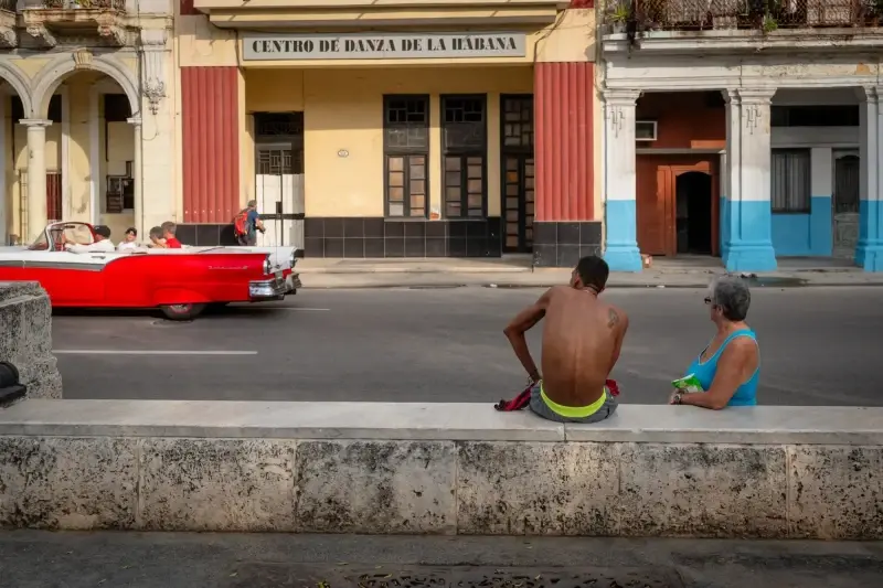 Paseo del Prado, Centro Habana, Havana, Cuba — La Habana. Paseo del Prado — photo captured with LEICA SL (Typ 601), VARIO-ELMARIT-SL 1:2.8-4/24-90 ASPH.