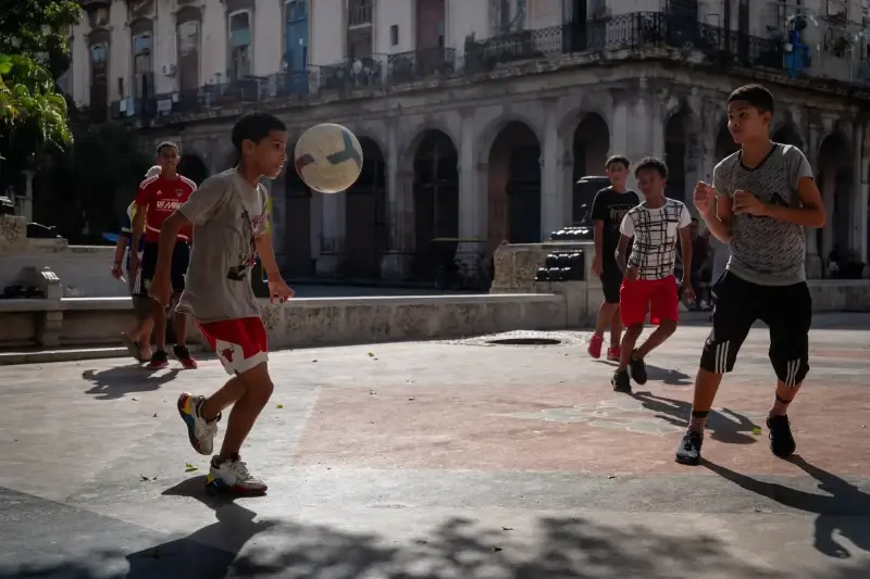 Paseo del Prado, Centro Habana, Havana, Cuba — La Habana. Paseo del Prado — photo captured with LEICA SL (Typ 601), VARIO-ELMARIT-SL 1:2.8-4/24-90 ASPH.