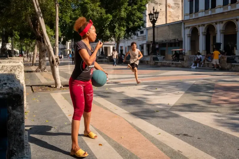 Paseo del Prado, Centro Habana, Havana, Cuba — La Habana. Paseo del Prado — photo captured with LEICA SL (Typ 601), VARIO-ELMARIT-SL 1:2.8-4/24-90 ASPH.