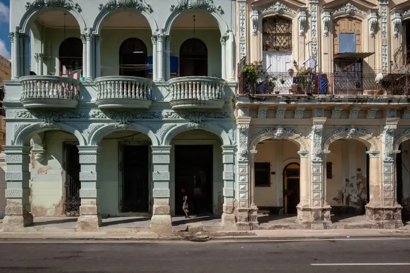 Paseo del Prado, Centro Habana, Havana, Cuba — La Habana. Paseo del Prado — photo captured with LEICA SL (Typ 601), VARIO-ELMARIT-SL 1:2.8-4/24-90 ASPH.