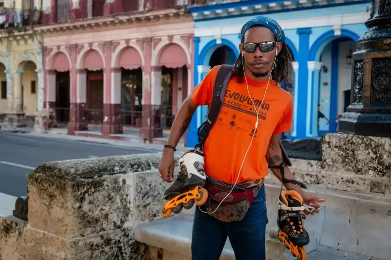 Paseo del Prado, Centro Habana, Havana, Cuba — La Habana. Paseo del Prado — photo captured with LEICA SL (Typ 601), VARIO-ELMARIT-SL 1:2.8-4/24-90 ASPH.