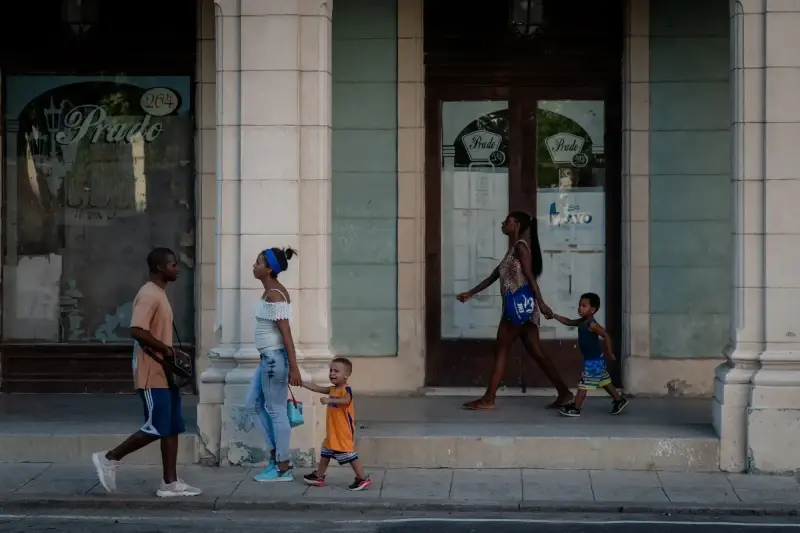 Paseo del Prado, Centro Habana, Havana, Cuba — La Habana. Paseo del Prado — photo captured with LEICA SL (Typ 601), VARIO-ELMARIT-SL 1:2.8-4/24-90 ASPH.
