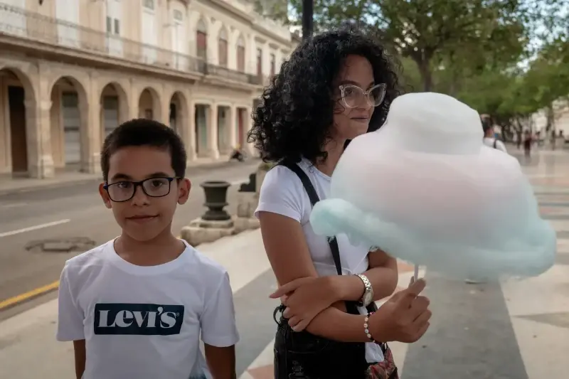 Paseo del Prado, Centro Habana, Havana, Cuba — La Habana. Paseo del Prado — photo captured with LEICA SL (Typ 601), VARIO-ELMARIT-SL 1:2.8-4/24-90 ASPH.